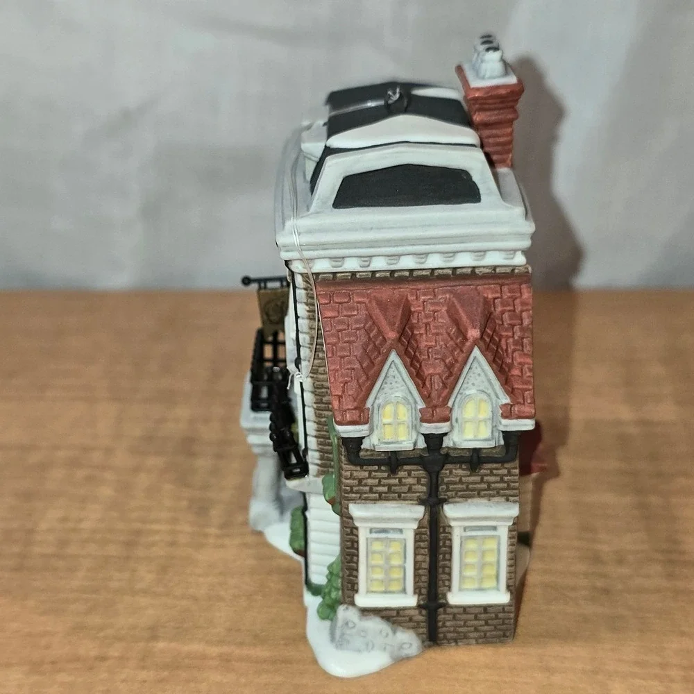 Department 56 The Crown & Cricket‎ Inn 1992 Collectors Ed Christmas Ornament VTG